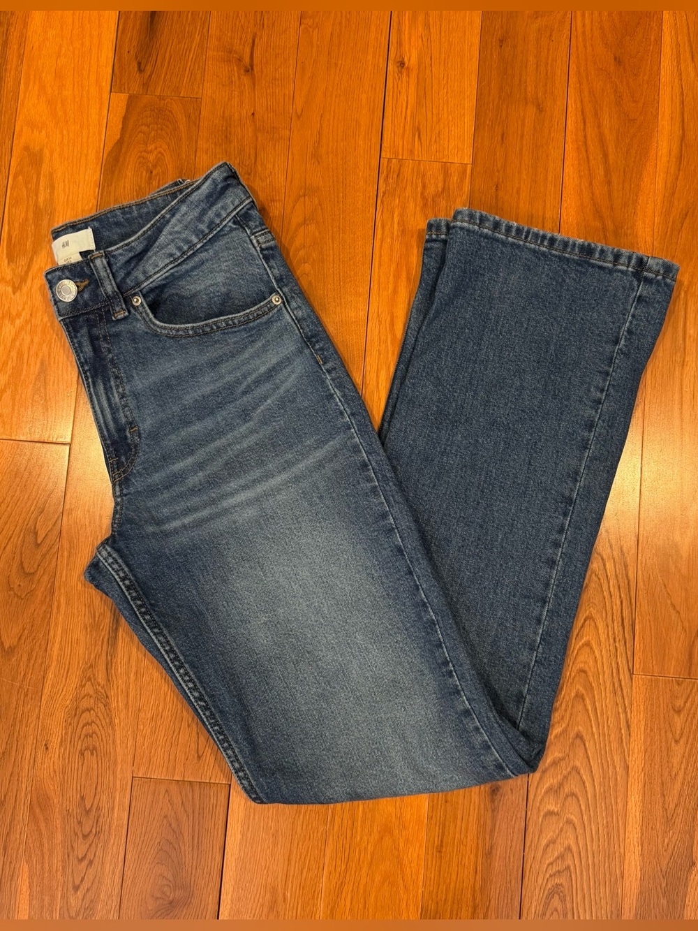 H&M Women's Straight-Leg Jeans in Medium Blue Wash